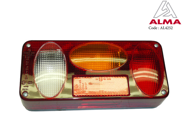 Feu arrière droit. Feu arrière droit. Crédits : ©ALMA